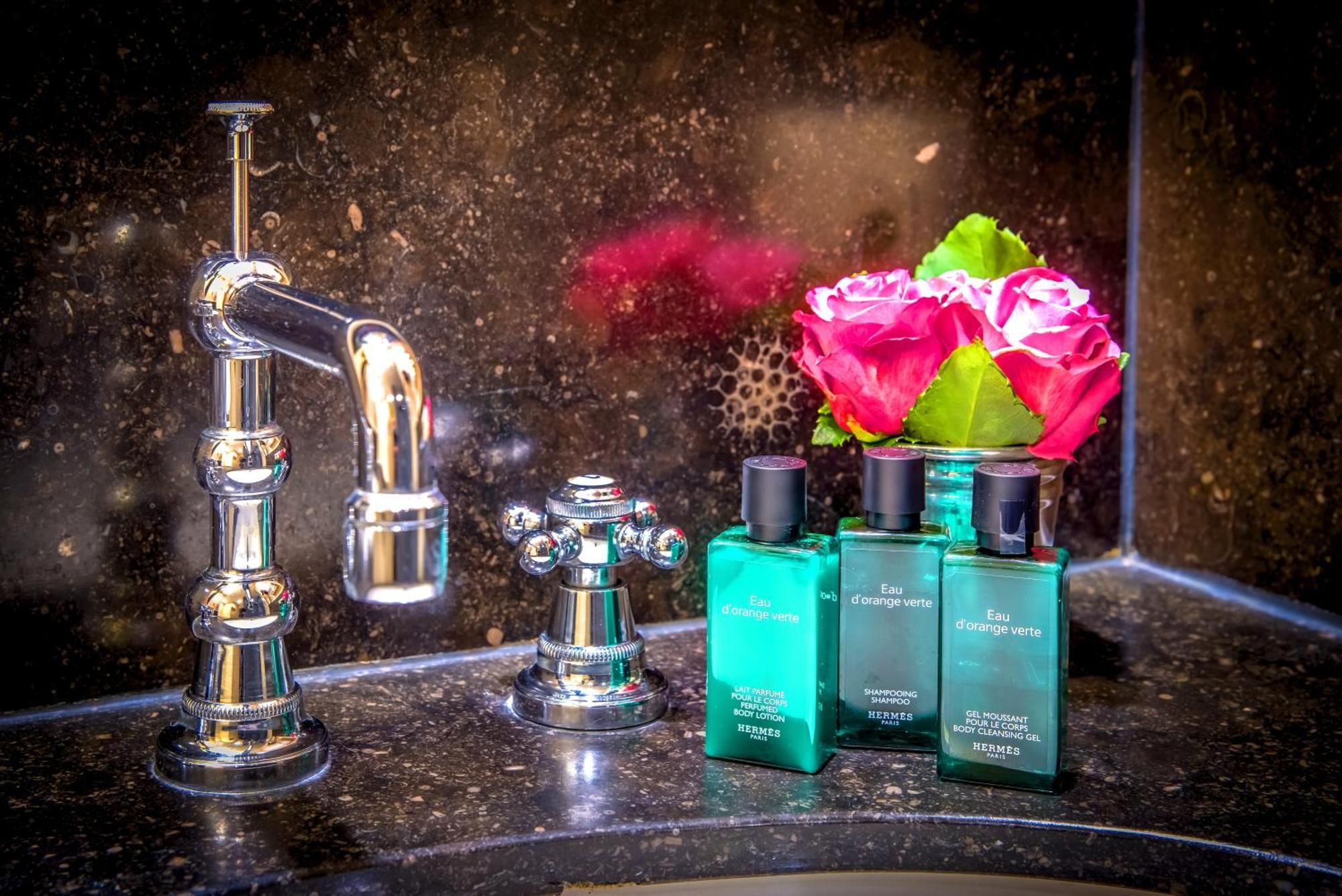 Canalside House - Luxury 4* Bruges